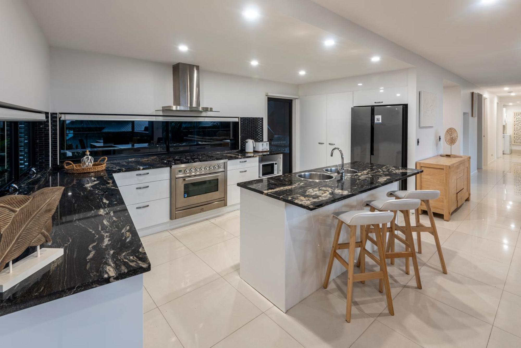 Pinnacle Apartments On Hamilton Island By Hiha Екстериор снимка